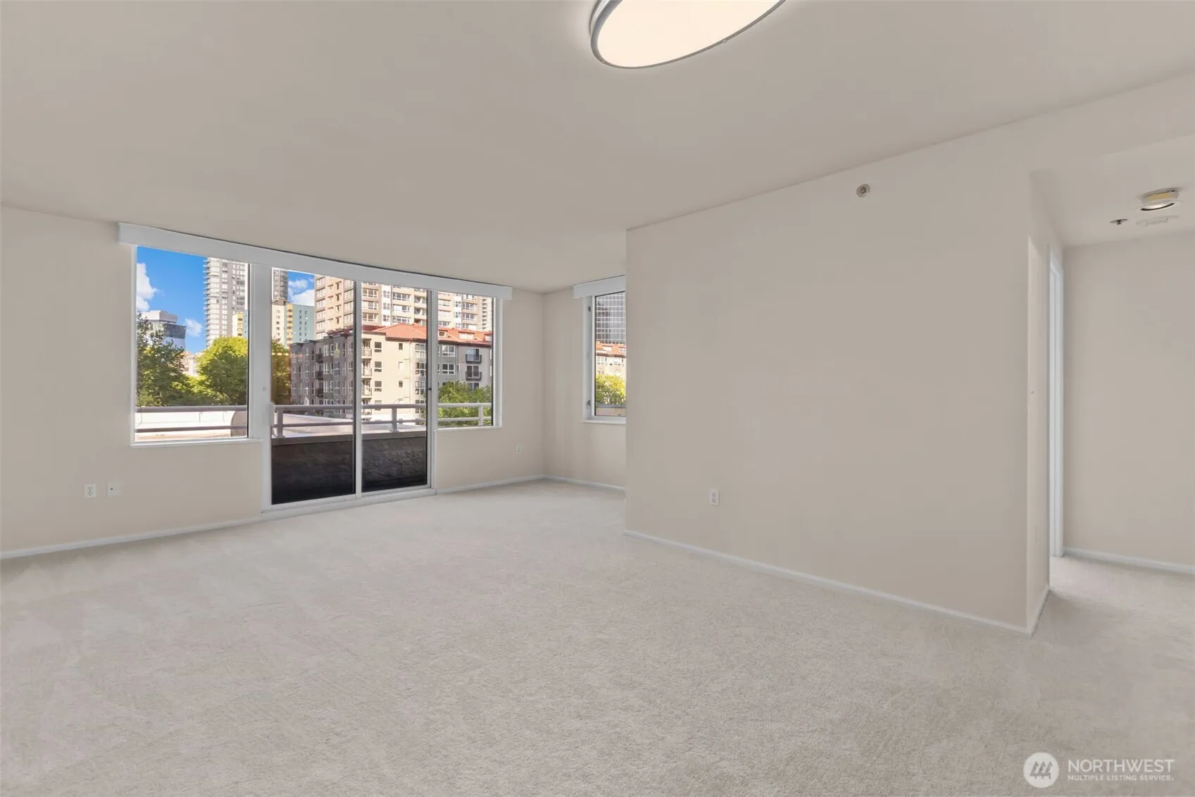 Property photo for 2600 2nd Avenue #503, Seattle photo 2