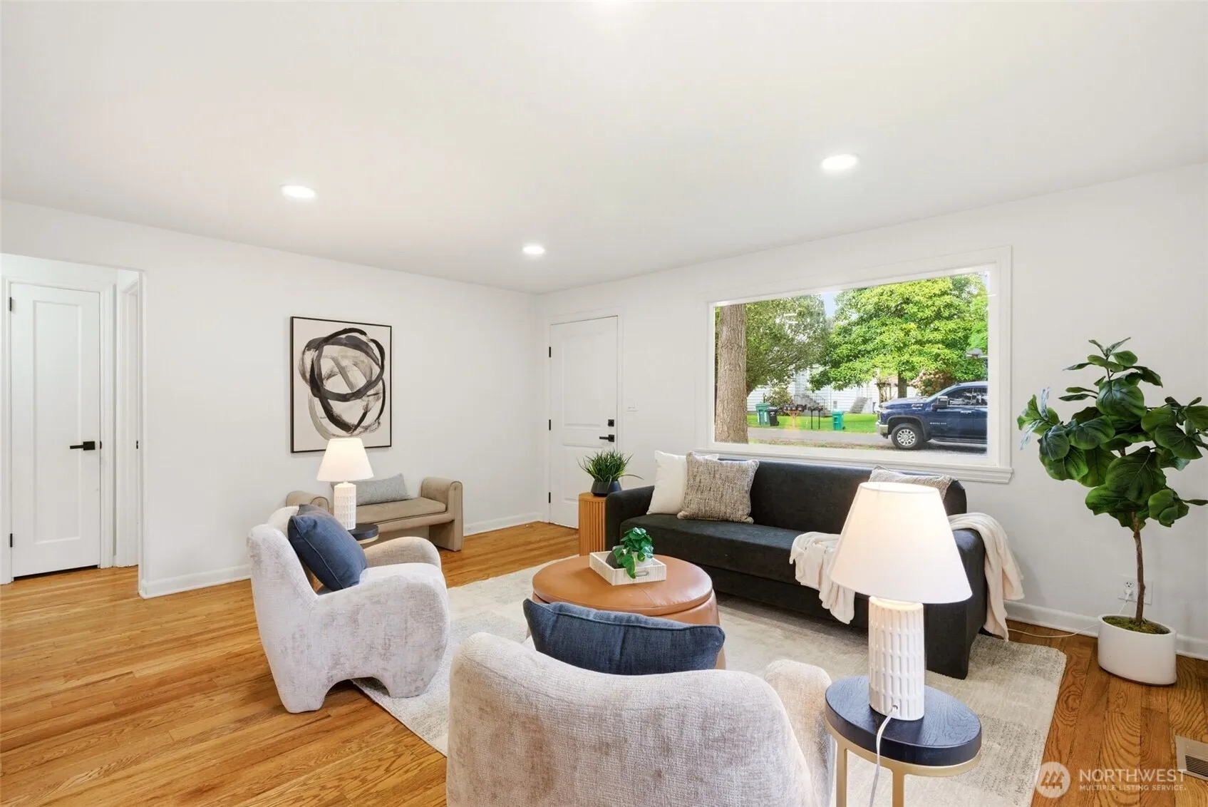 Property photo for 9723 Evanston Avenue N, Seattle photo 5
