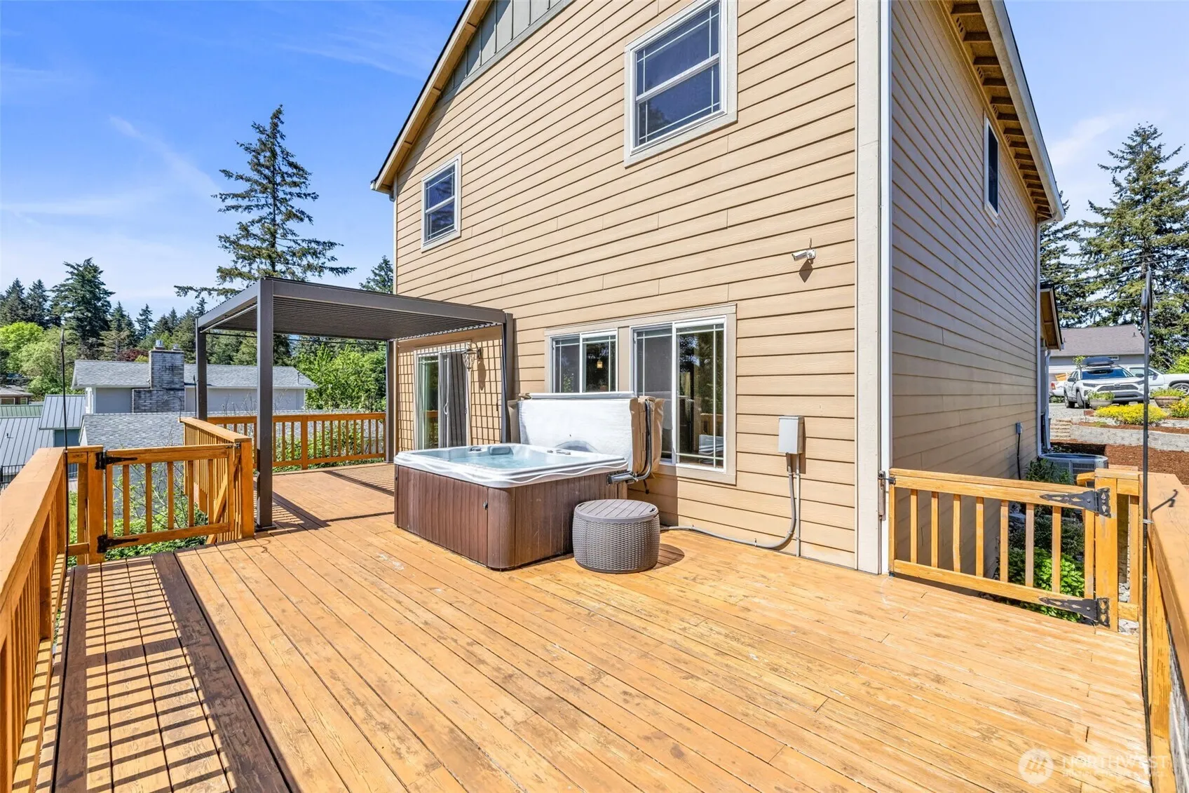 Property photo for 17127 Lakepoint Drive Se, Yelm photo 3