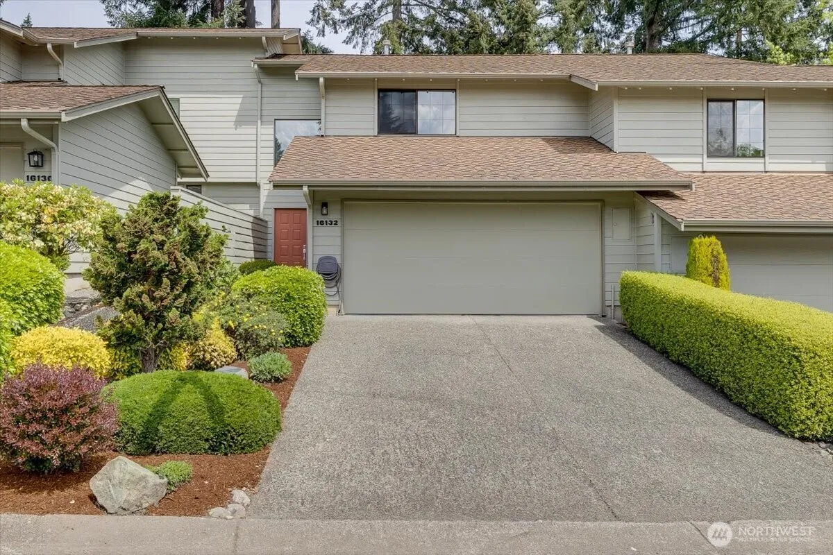 Property photo for 16132 Se 33rd Circle, Bellevue photo 2
