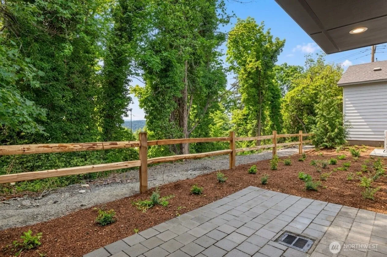 Property photo for 4411 21st Avenue Sw, Seattle photo 3
