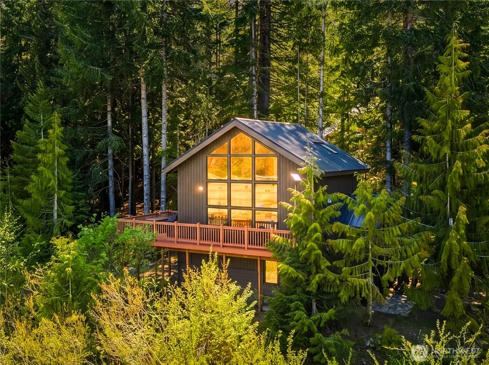 Property photo for 350 Rampart Drive, Snoqualmie Pass