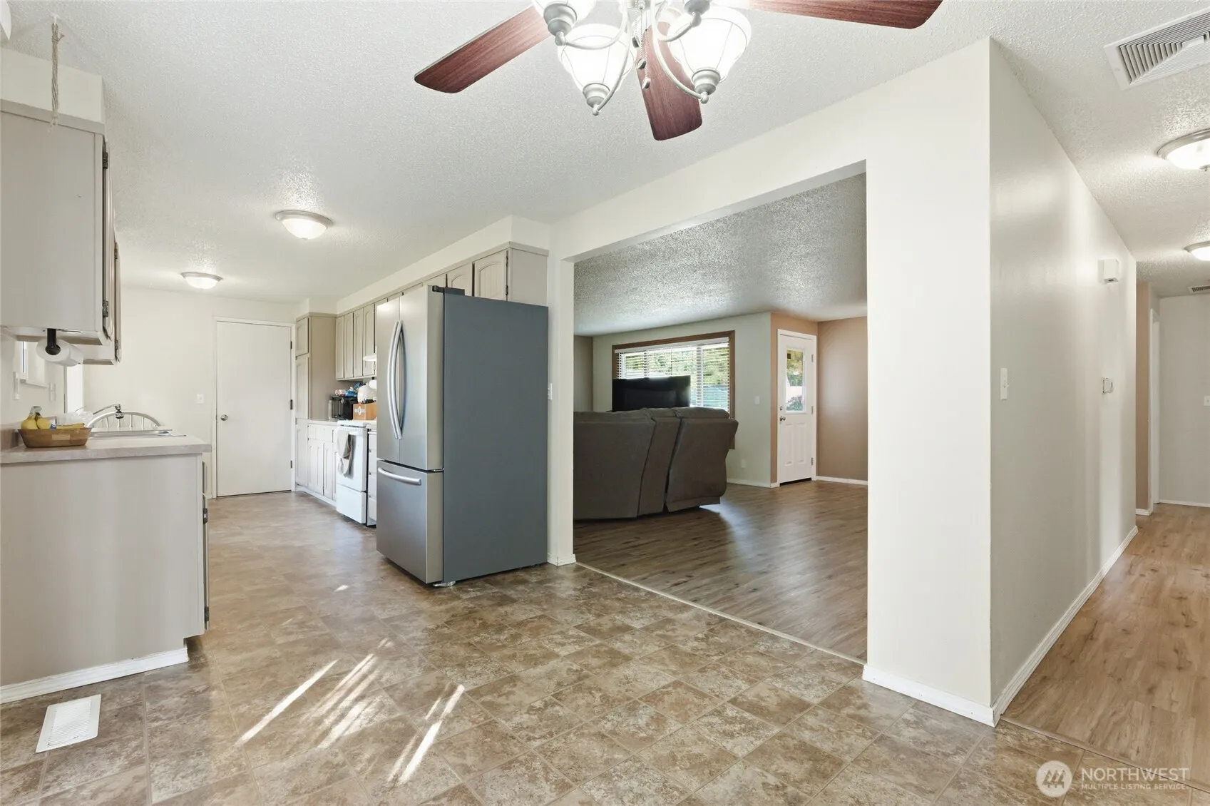 Property photo for 709 Enterprise Drive Ne, Lacey photo 4