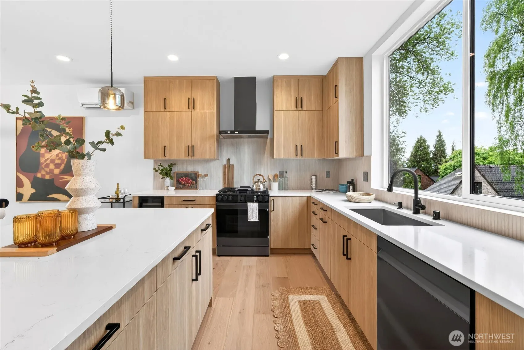 Property photo for 8512 15th Avenue Ne, Seattle photo 5