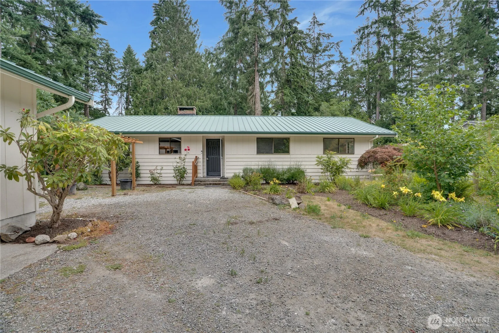 Property photo for 4270 Fir Drive Ne, Bremerton photo 2