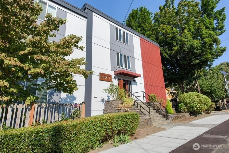 3661 Phinney Ave N #204, Seattle