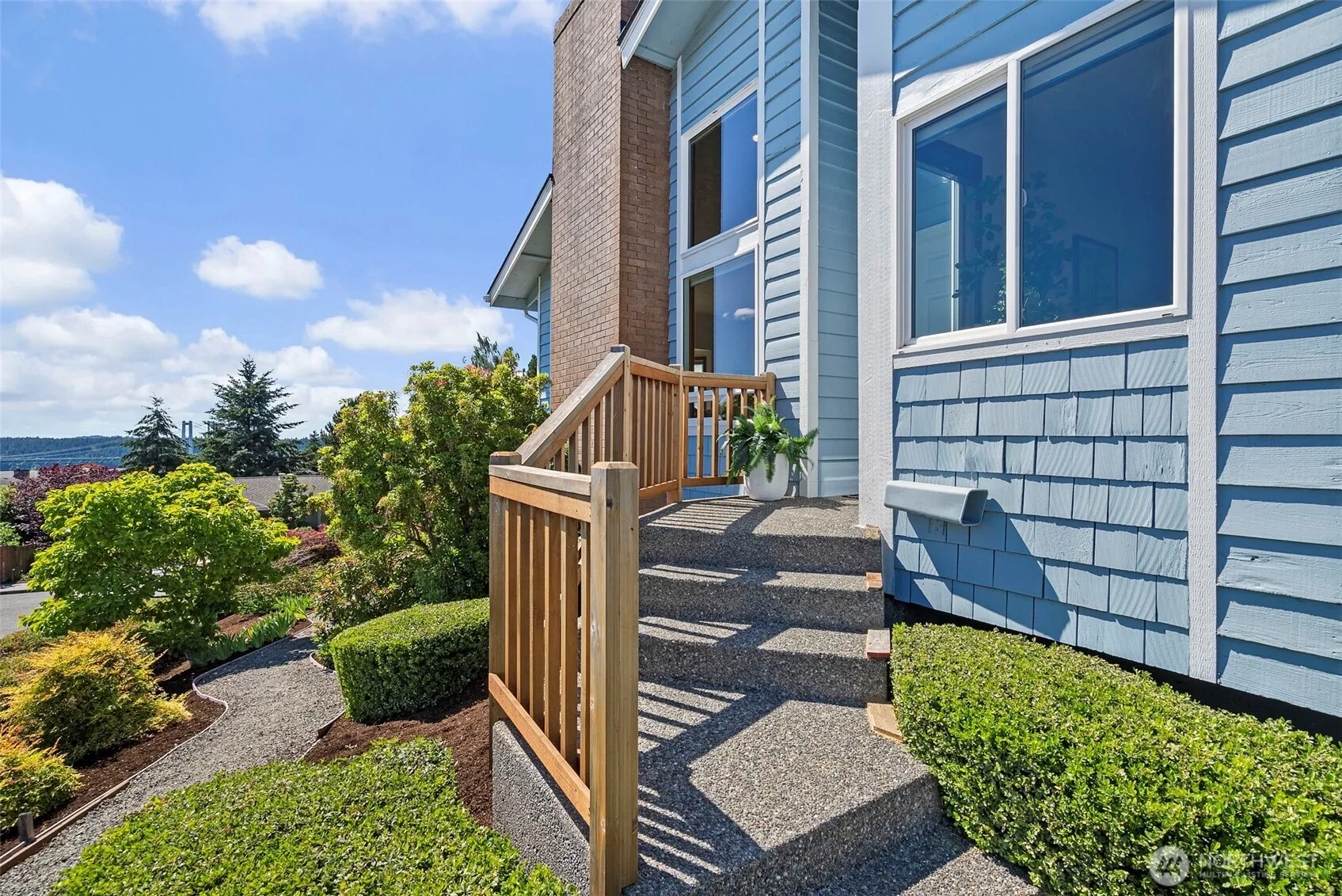 Property photo for 2801 Narrows Place, Tacoma photo 4