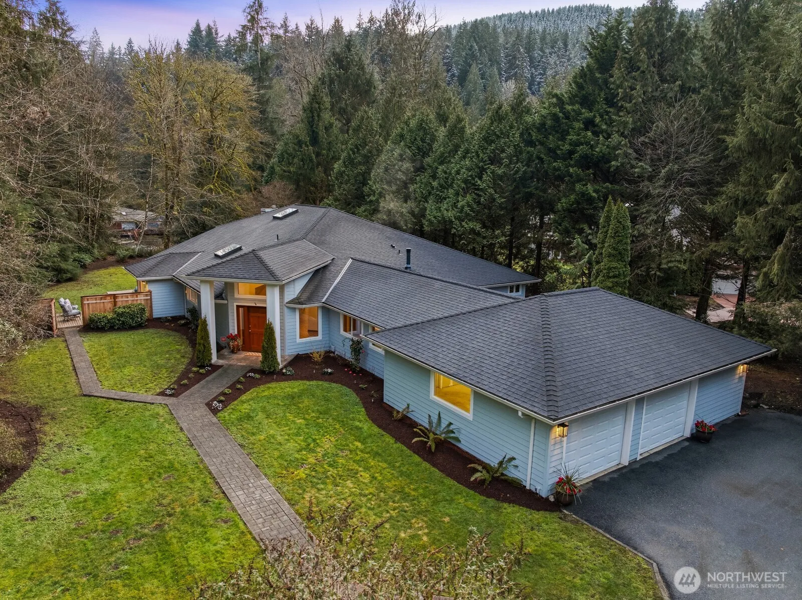 Property photo for 12407 Upper Preston Road Se, Issaquah photo 2