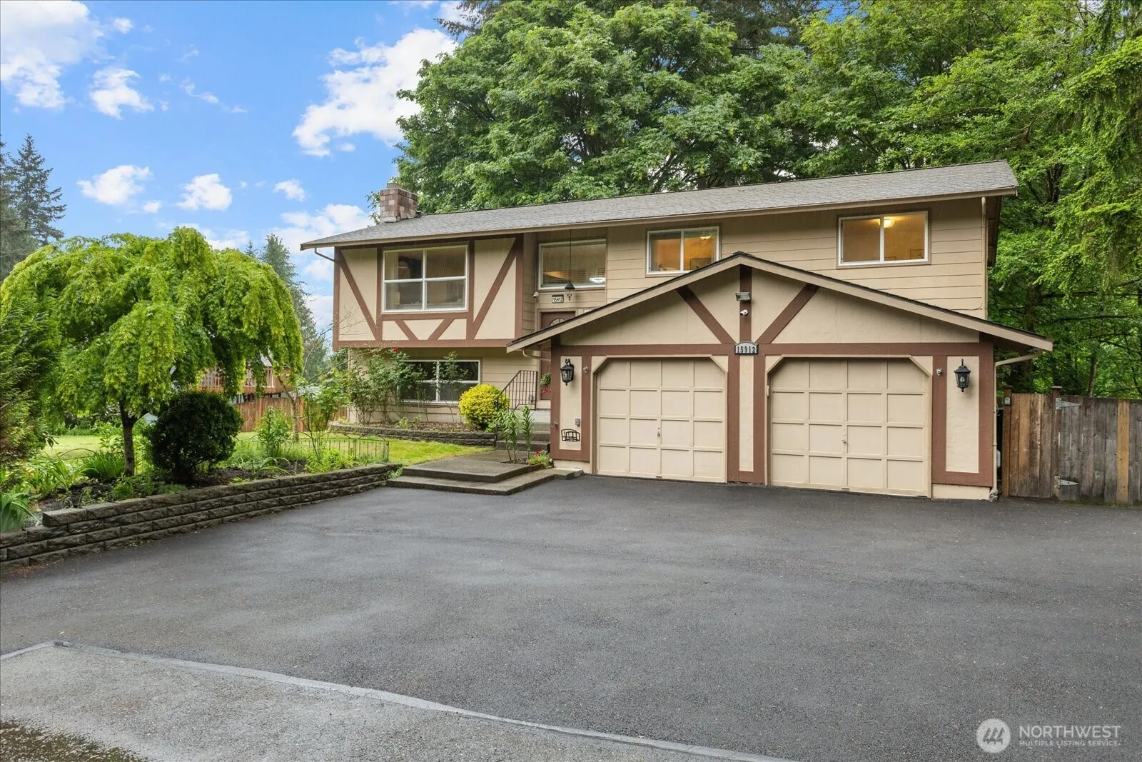 Property photo for 15912 174th Avenue Ne, Woodinville photo 2
