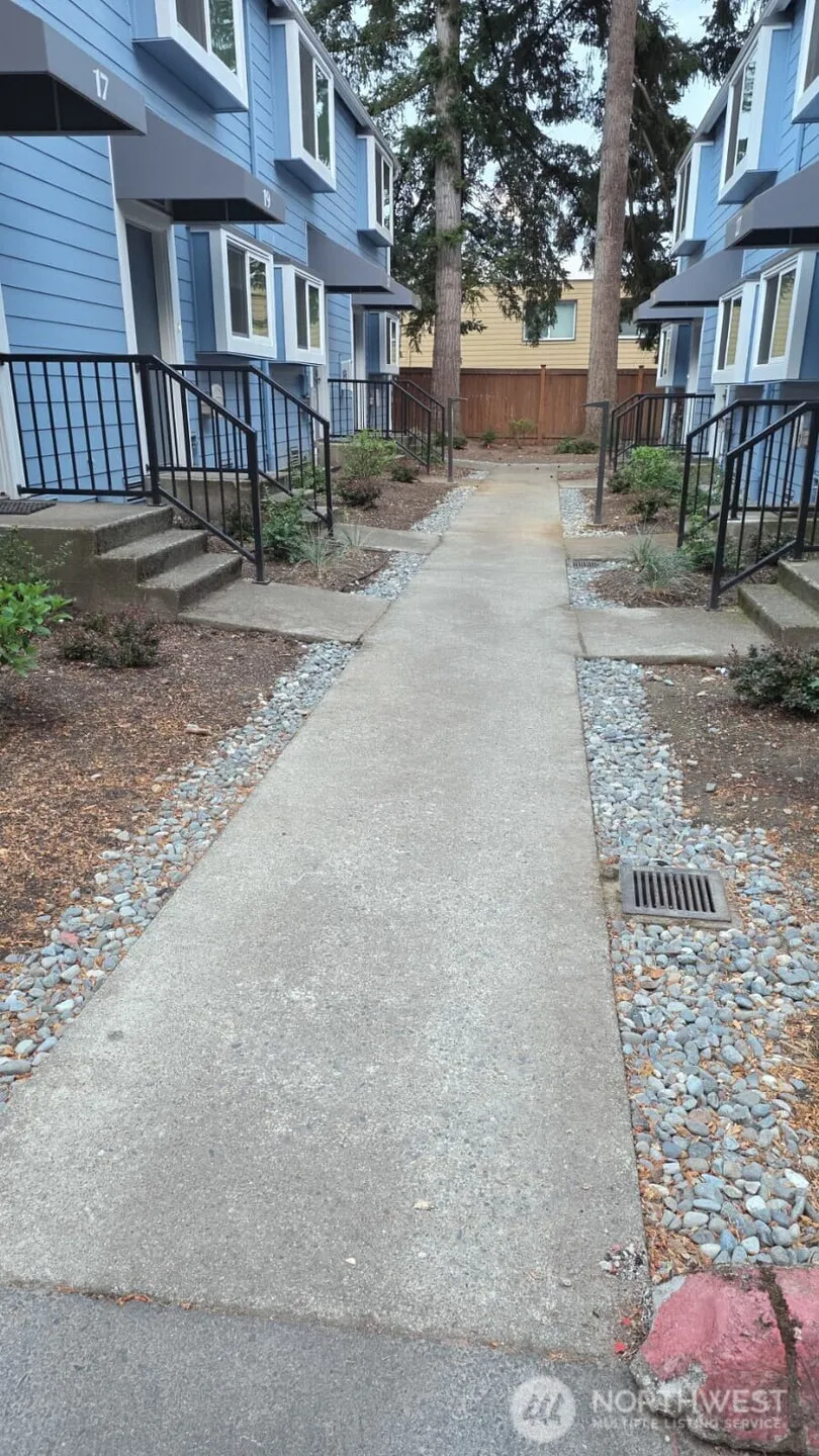 Property photo for 29 146th Avenue Se #c3, Bellevue photo 2
