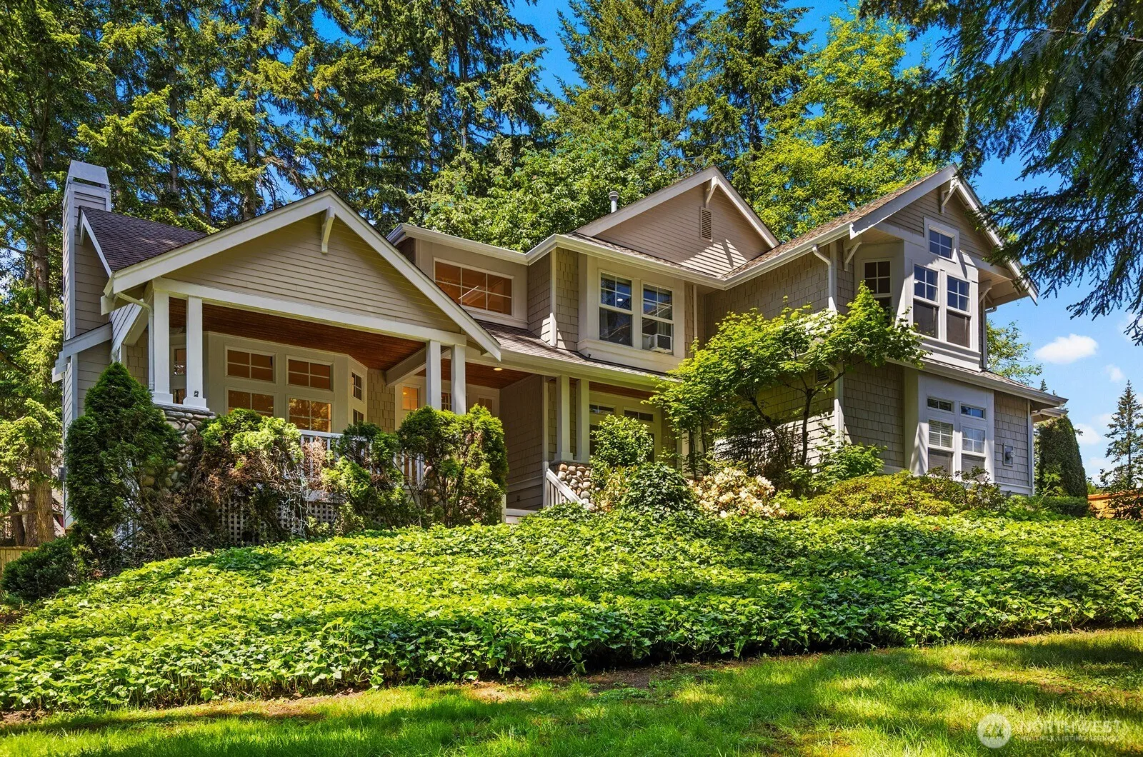 Property photo for 1239 216th Avenue Ne, Sammamish photo 2