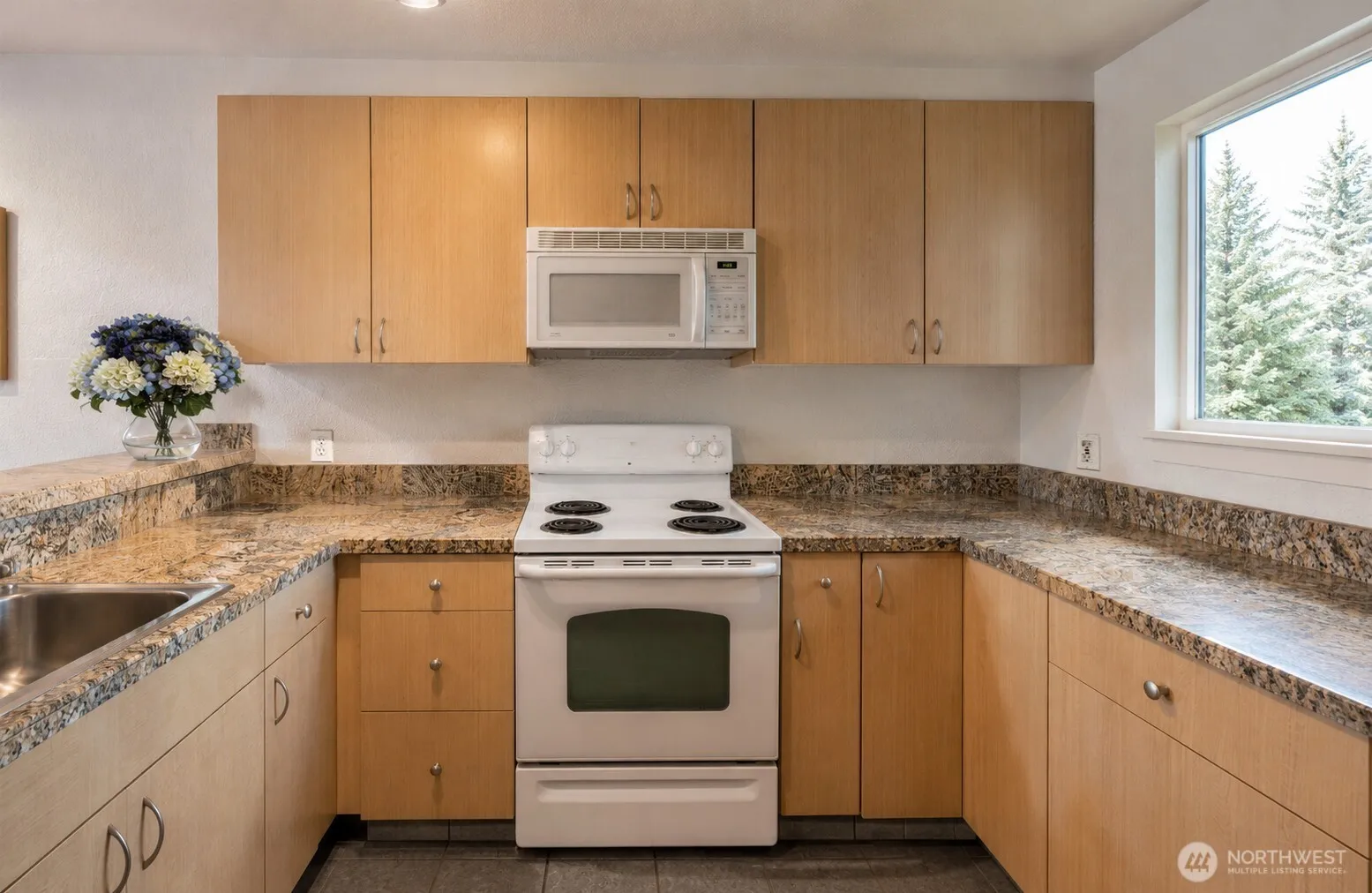 Property photo for 12511 Se 41st Place #a301, Bellevue photo 4