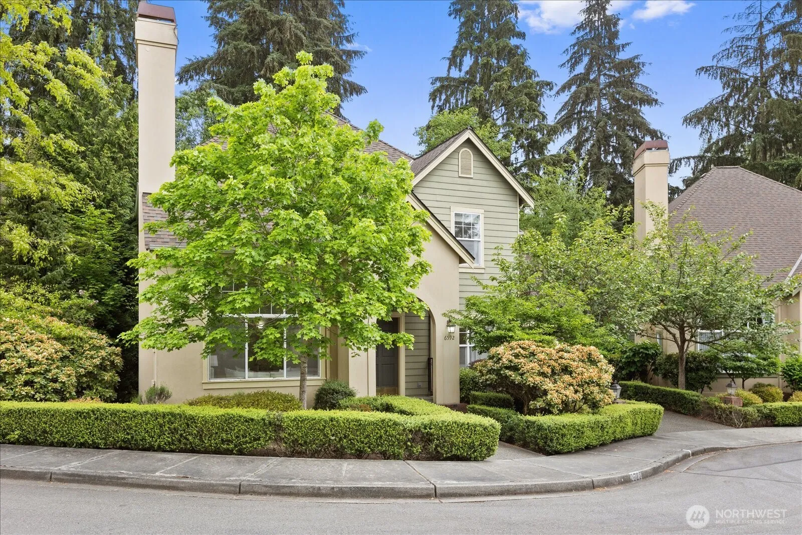 Property photo for 6592 127th Place Se, Bellevue photo 2