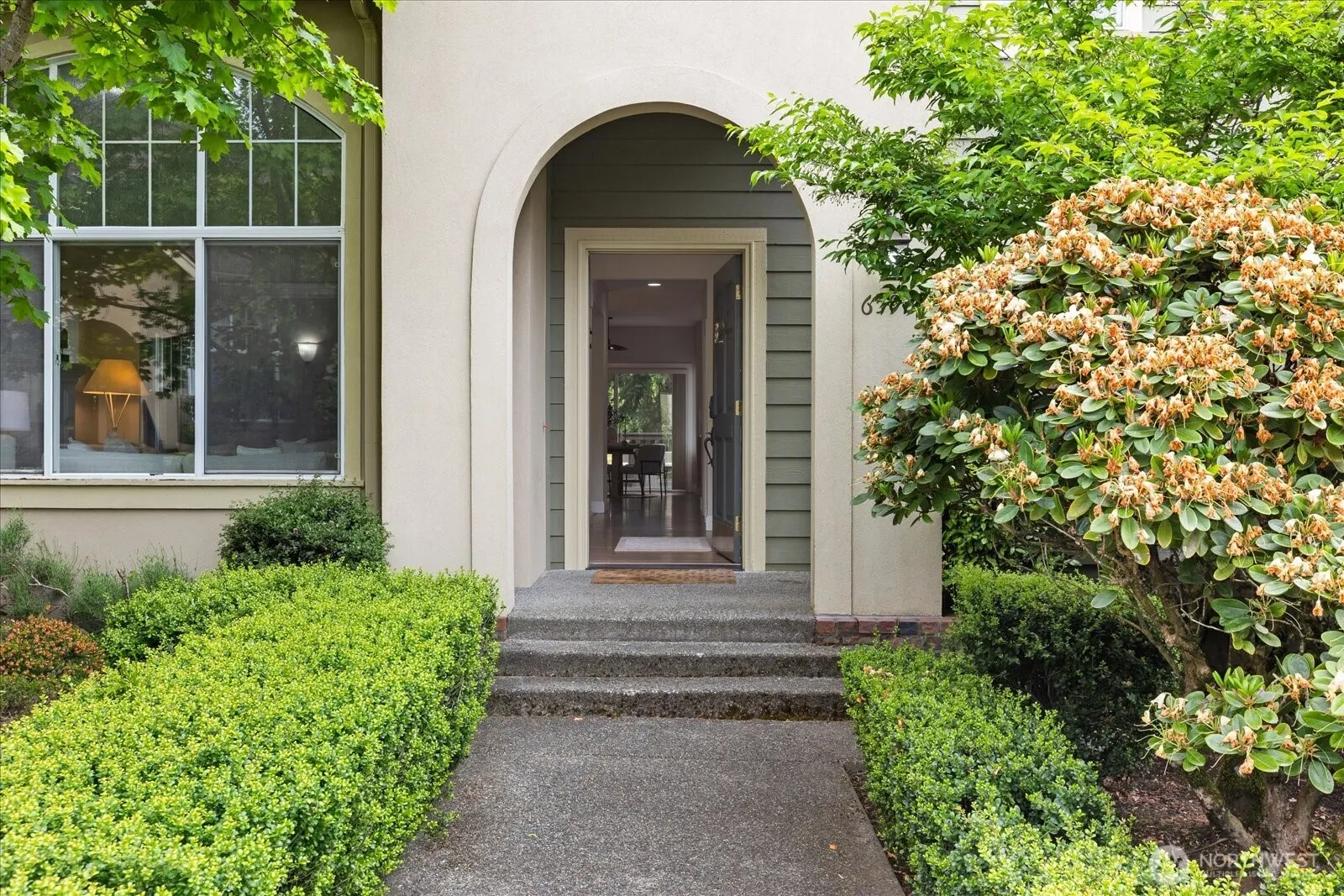 Property photo for 6592 127th Place Se, Bellevue photo 3