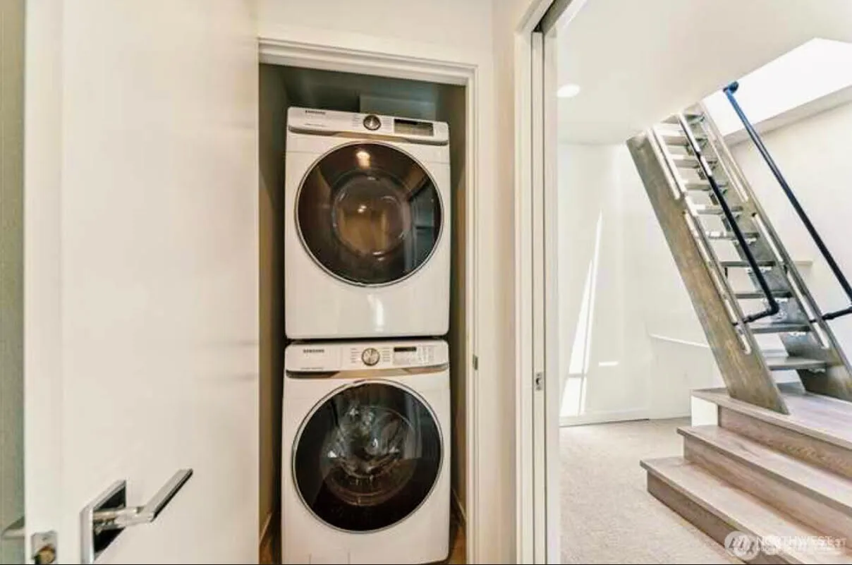 Property photo for 604 Nw 77th Street #d, Seattle photo 3