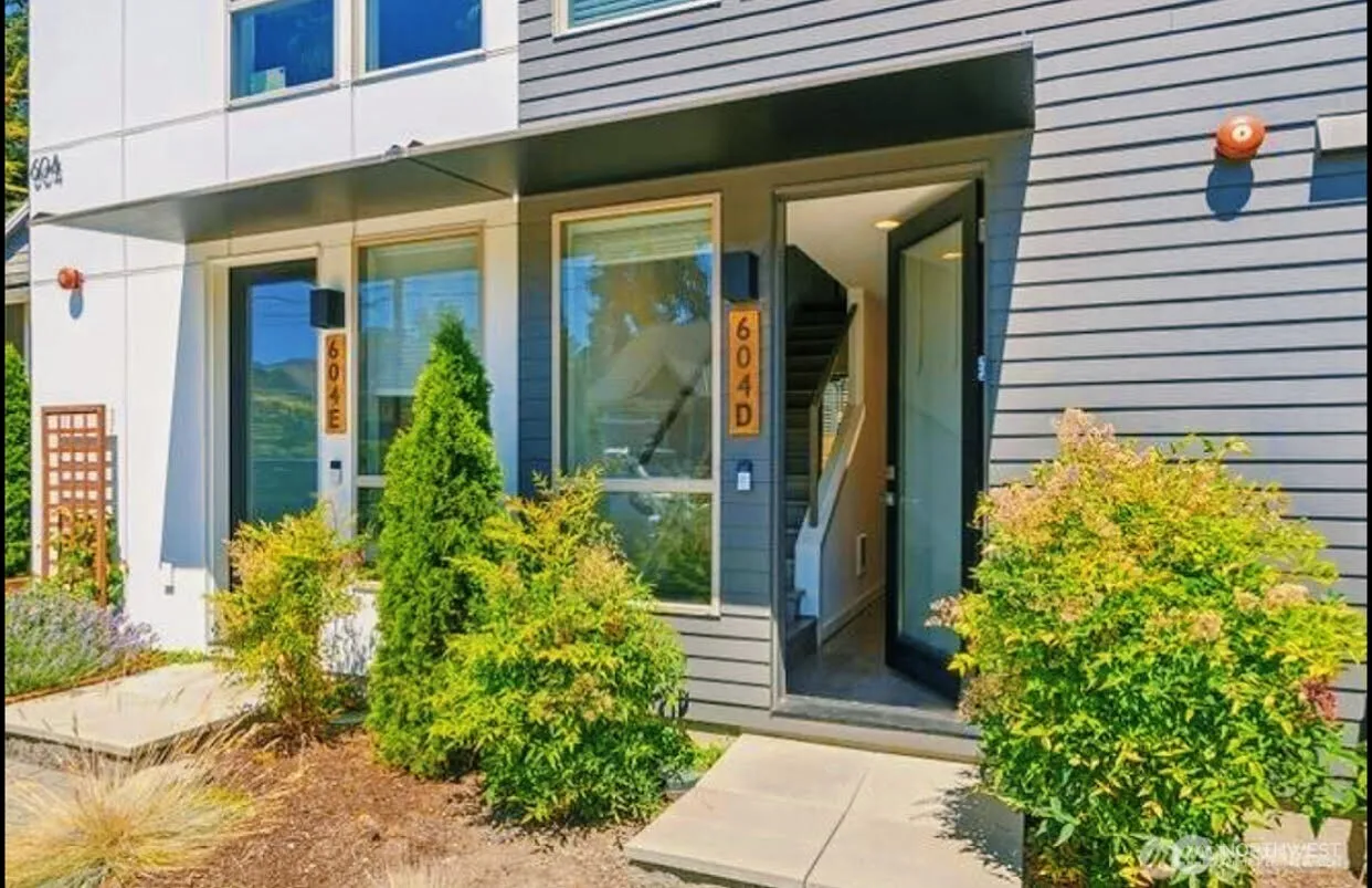 Property photo for 604 Nw 77th Street #d, Seattle photo 4