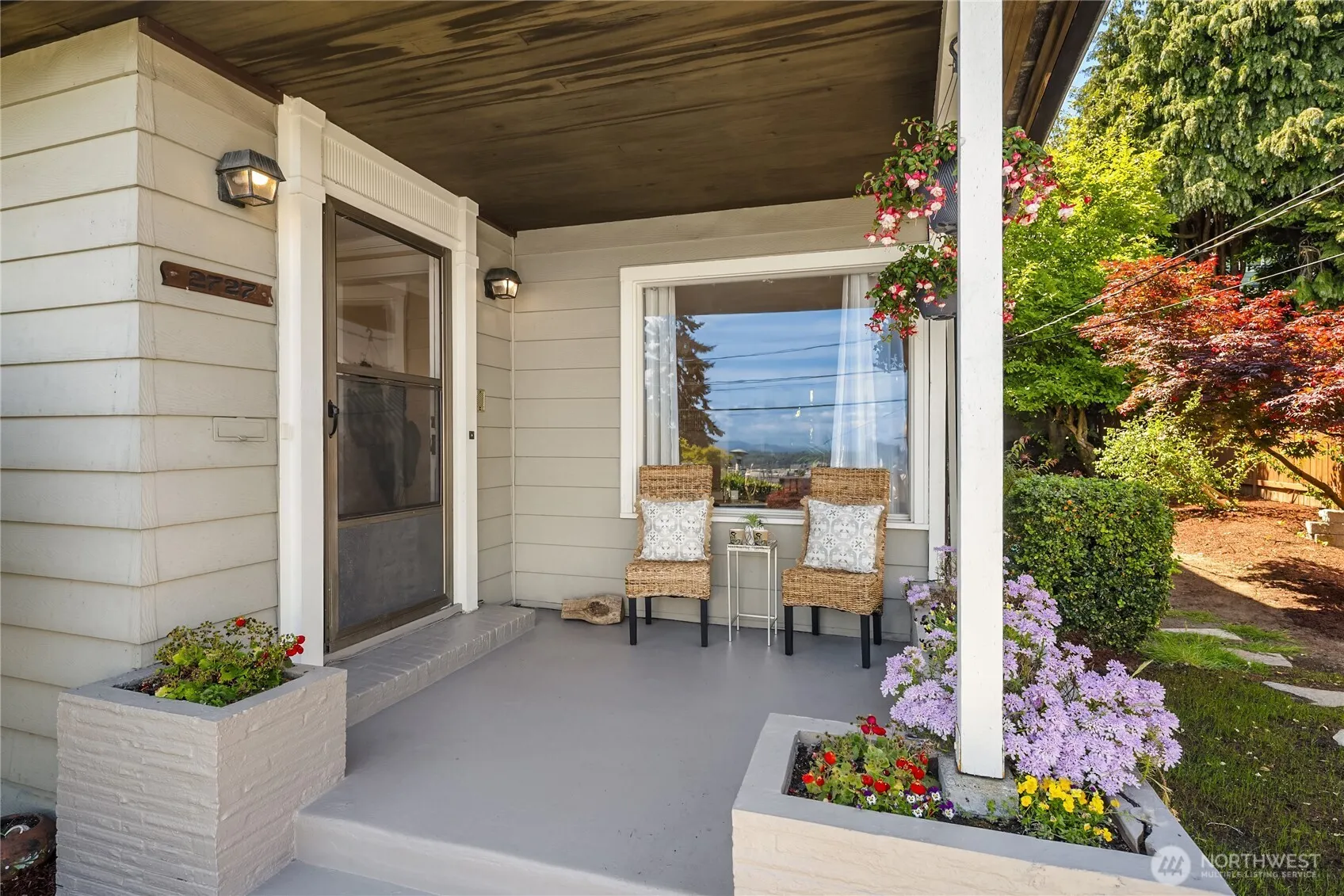 Property photo for 2727 36th Avenue Sw, Seattle photo 4