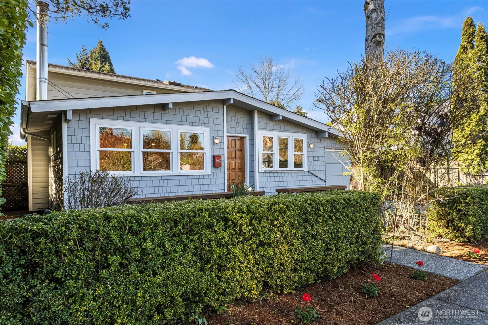 Property photo for 3813 Ne 70th Street, Seattle