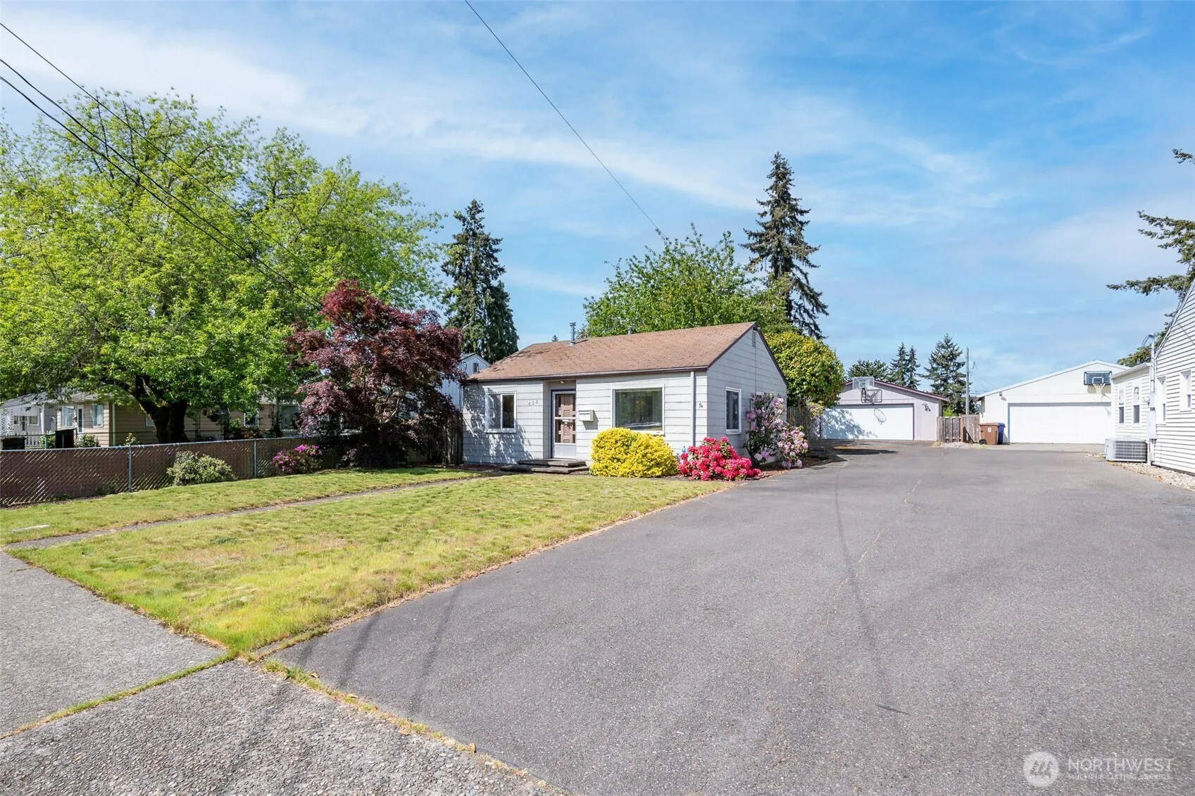 Property photo for 828 S Hawthorne Street, Tacoma photo 3