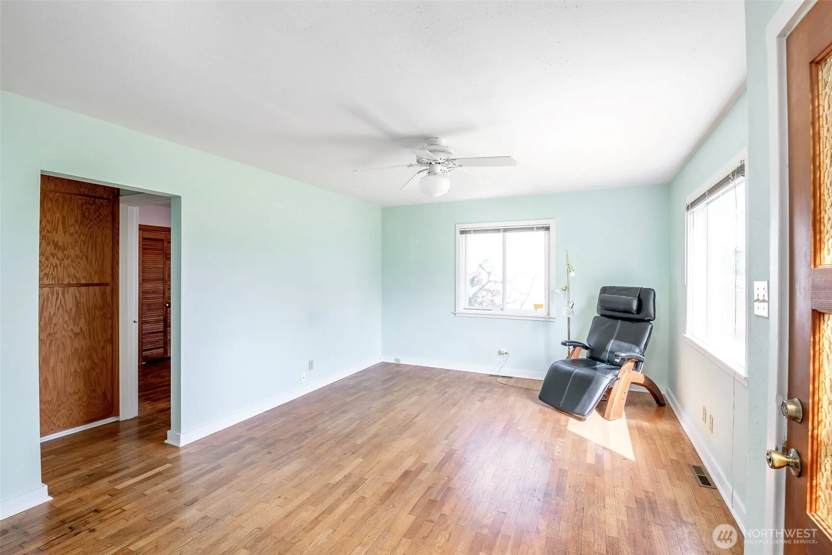 Property photo for 828 S Hawthorne Street, Tacoma photo 5