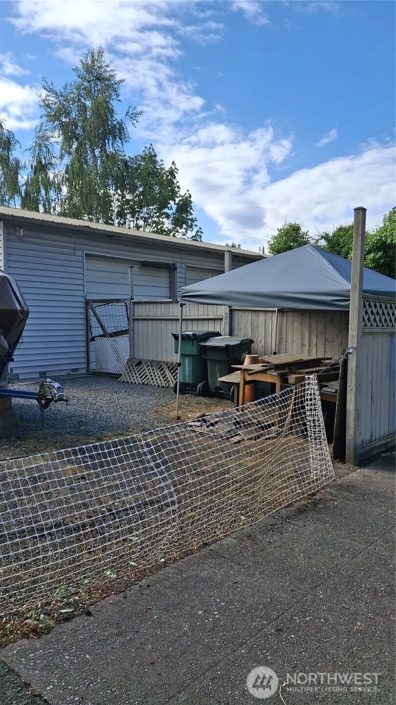 Property photo for 1056 S Sullivan Street, Seattle photo 3