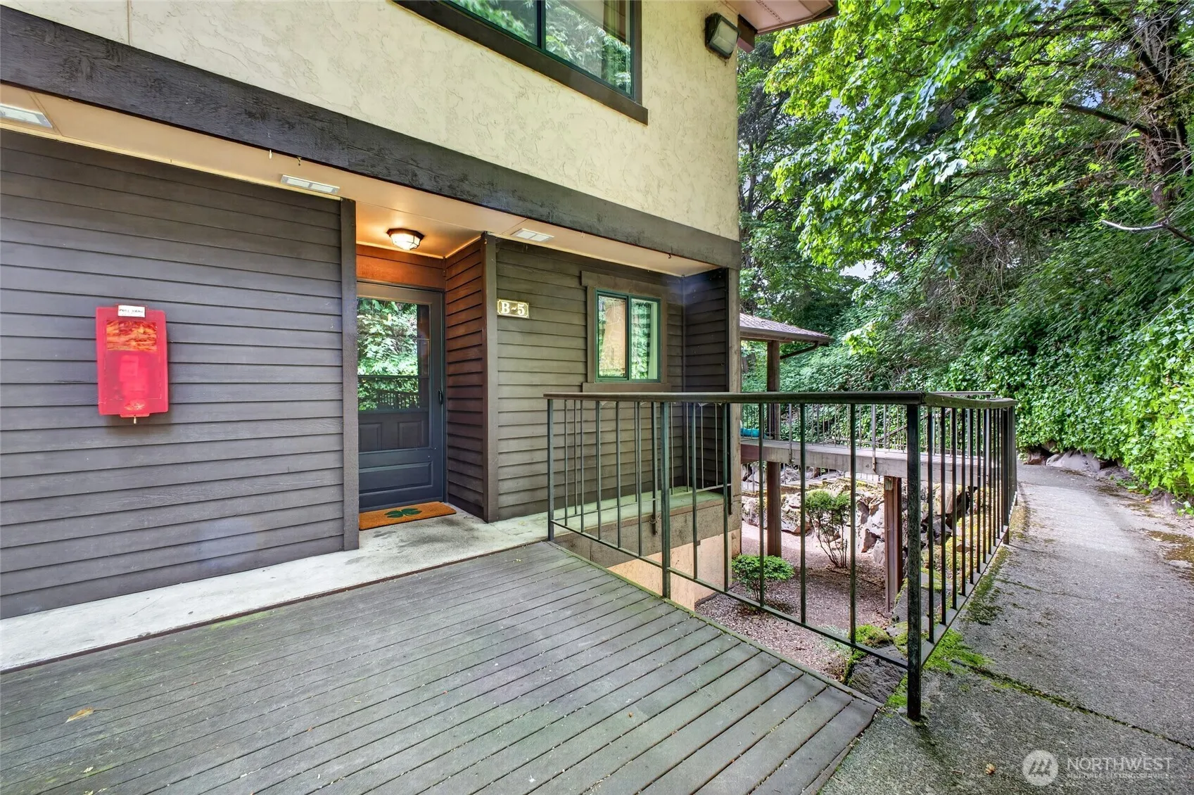 Property photo for 140 Summit Avenue N #b5, Kent photo 4