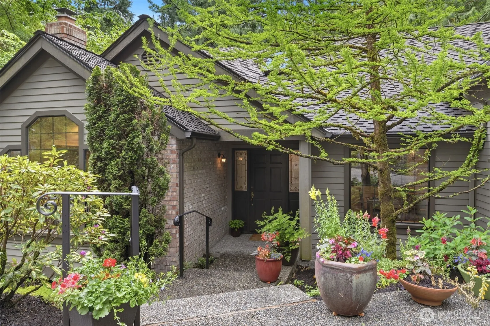 Property photo for 2825 Nw Pine Cone Drive, Issaquah photo 3