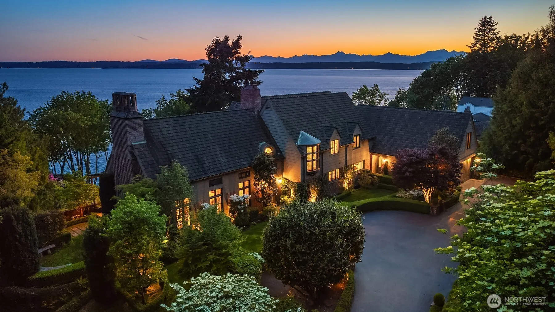 4701 W Ruffner Street, Seattle