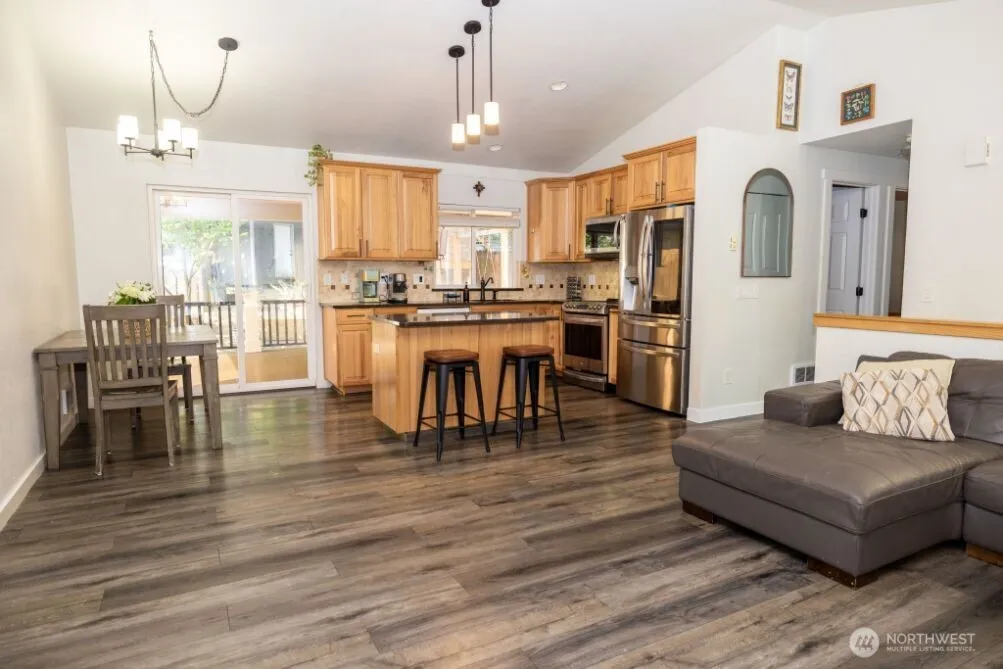 Property photo for 16704 3rd Drive Se, Bothell photo 4