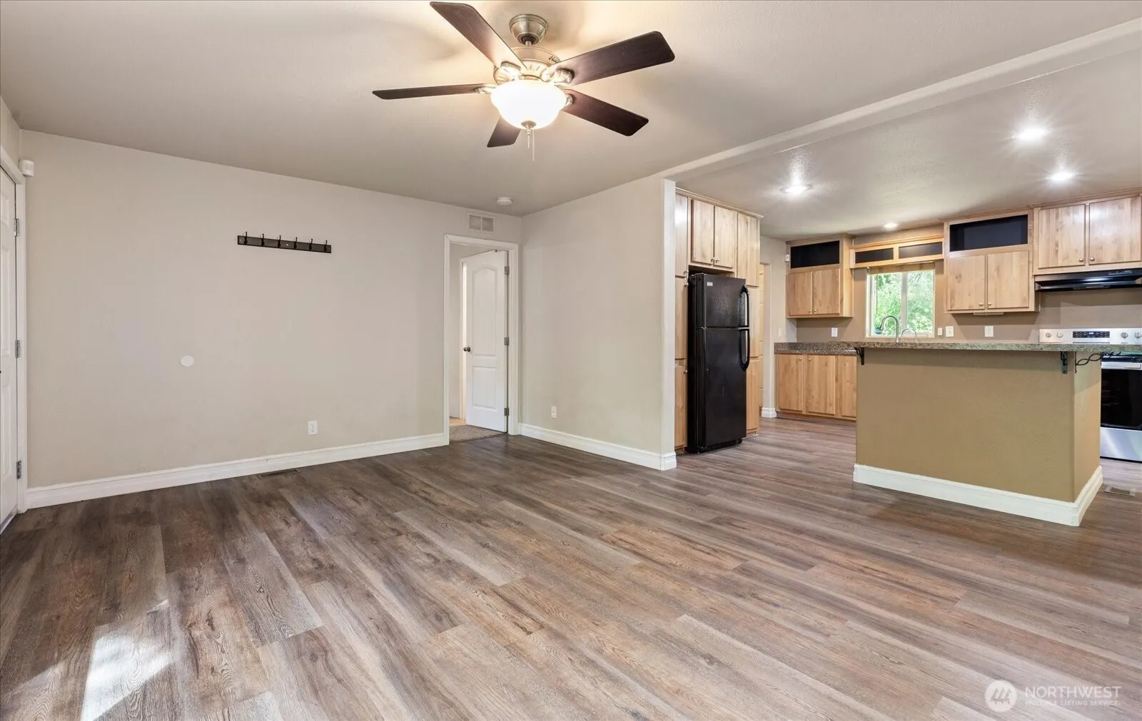 Property photo for 1376 Silver Lake Road, Oak Harbor photo 5