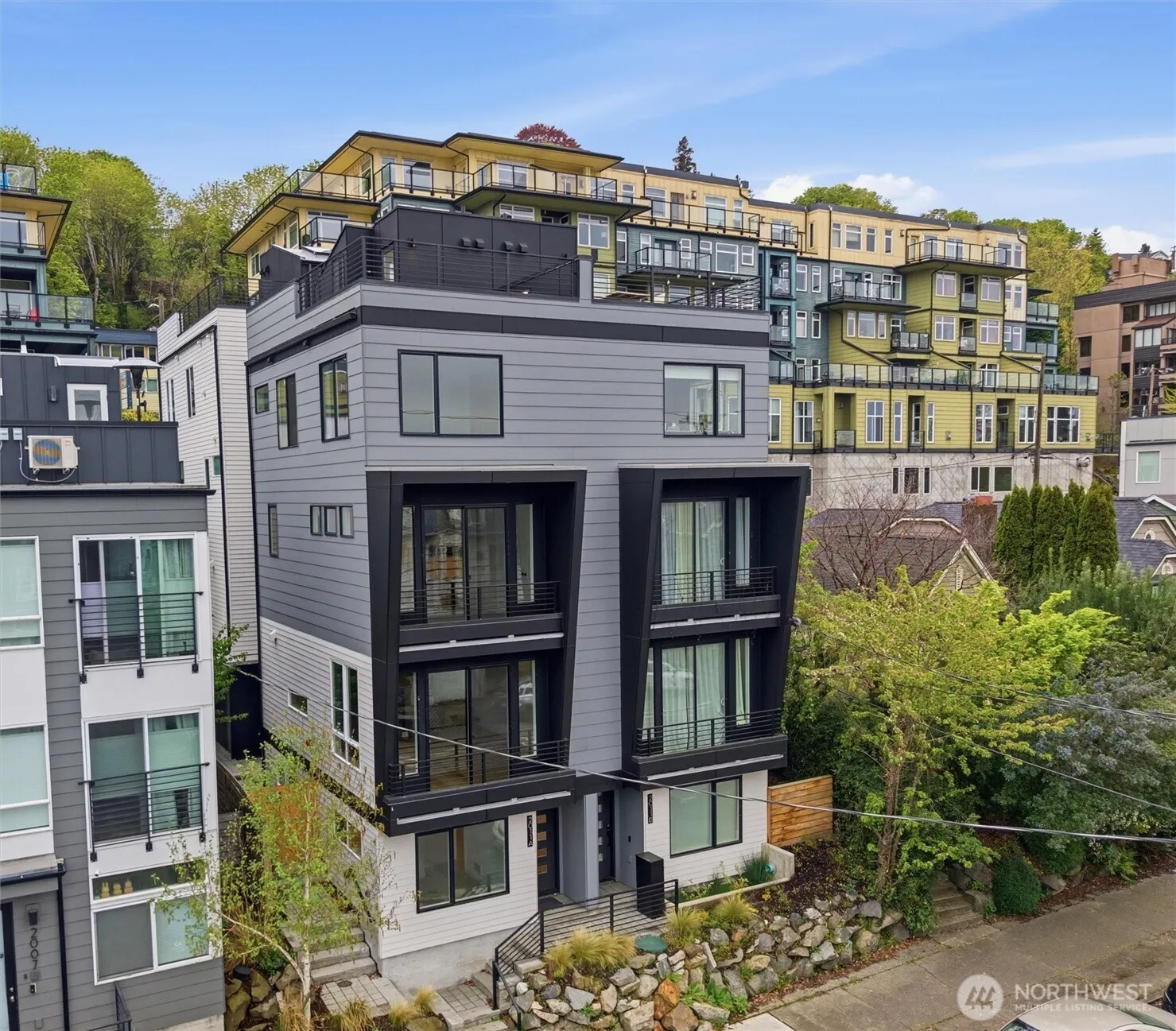 Property photo for 2011 Dexter Avenue N #a, Seattle photo 3