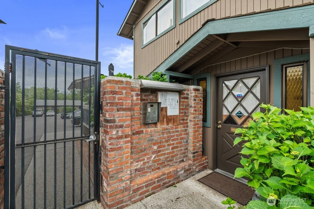 Property photo for 13702 37th Avenue S #51, Tukwila photo 3