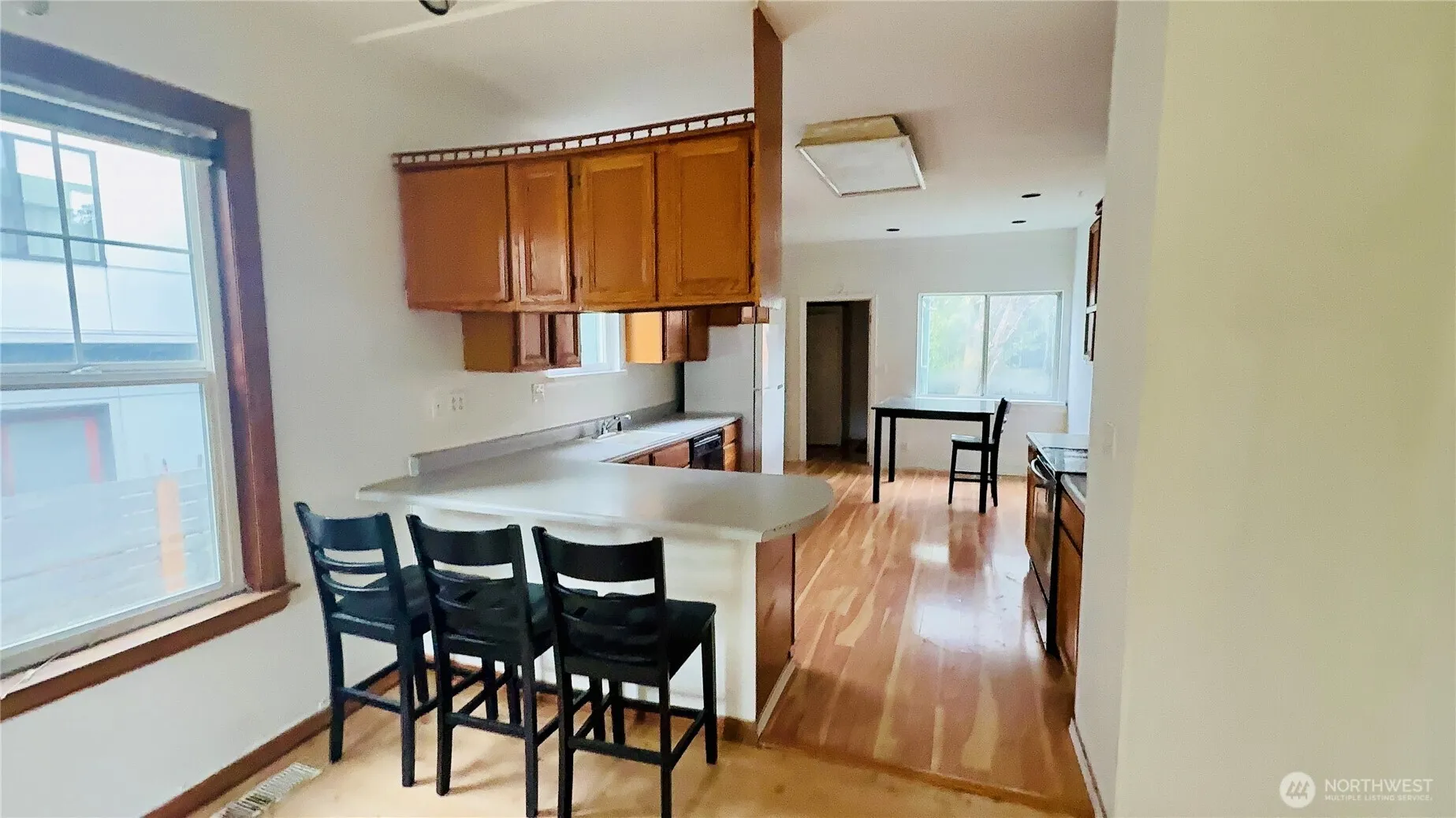 Property photo for 527 S Sullivan Street, Seattle photo 2