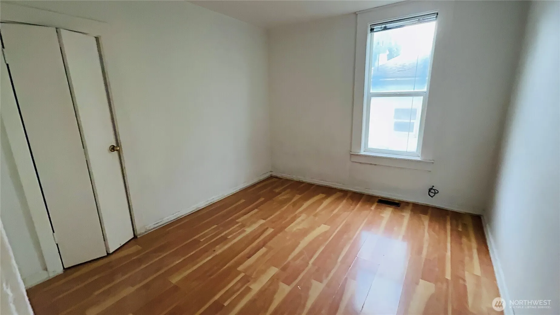 Property photo for 527 S Sullivan Street, Seattle photo 4