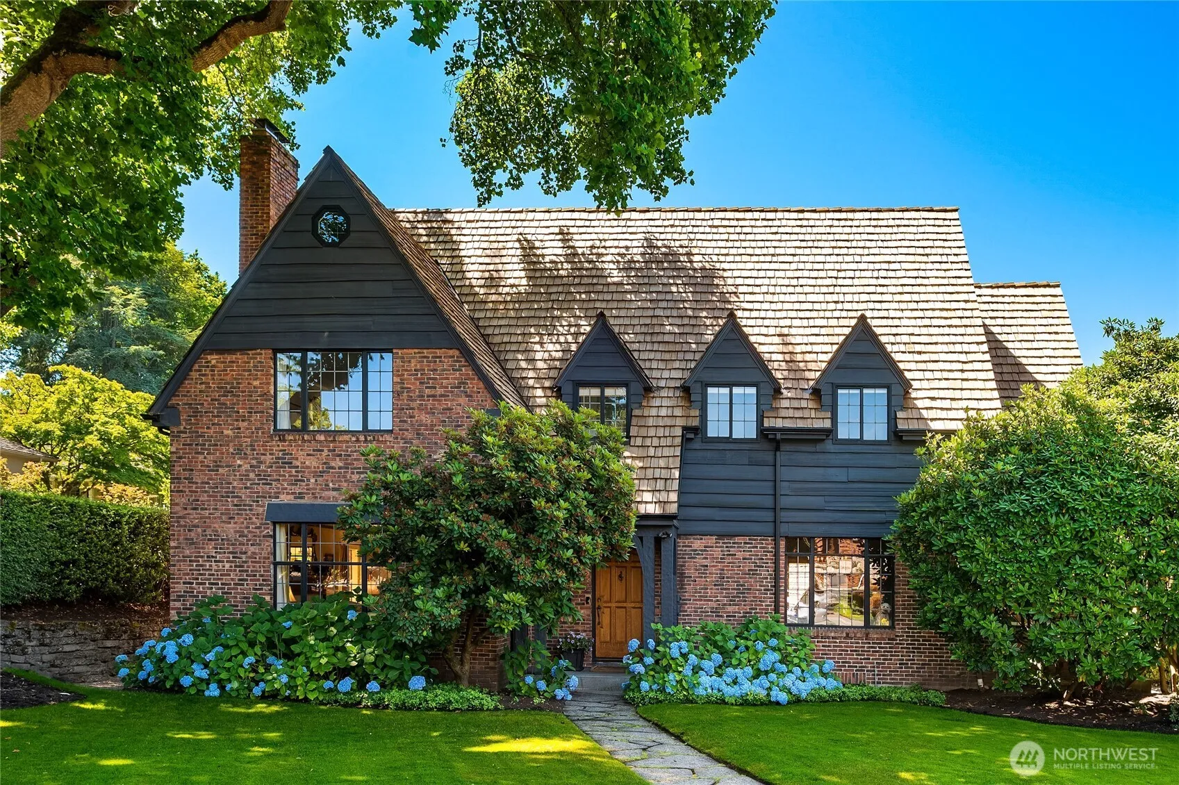 1105 Shenandoah Drive E, Seattle