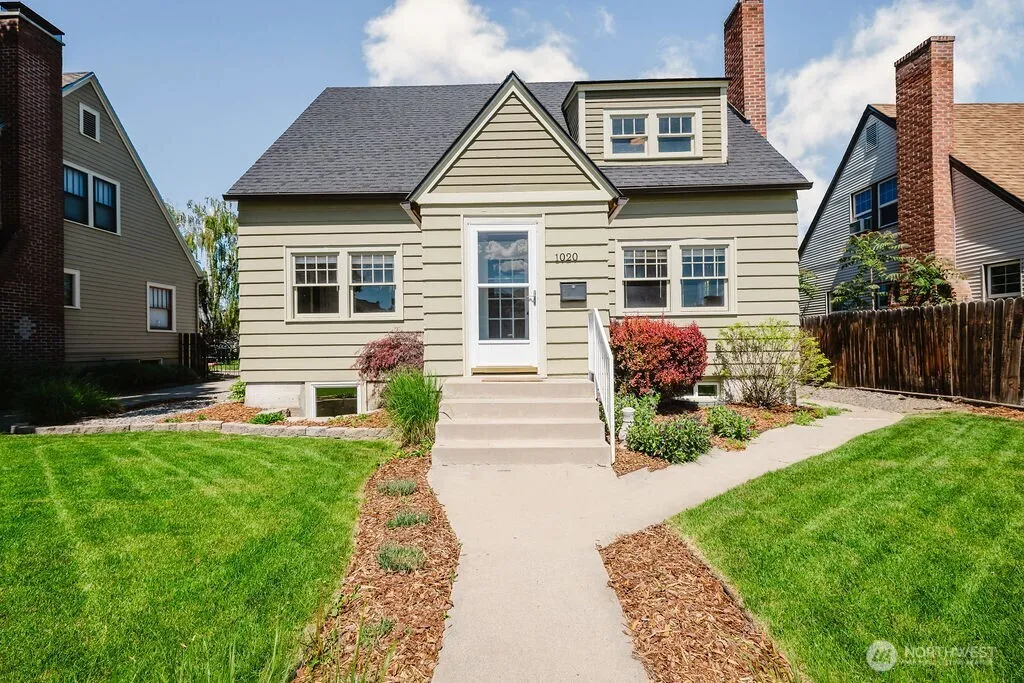 Property photo for 1020 Columbine Street, Wenatchee