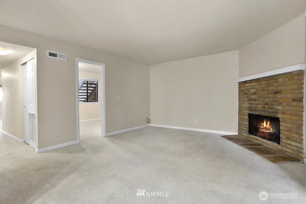 Property photo for 14331 124th Avenue Ne #c33, Kirkland