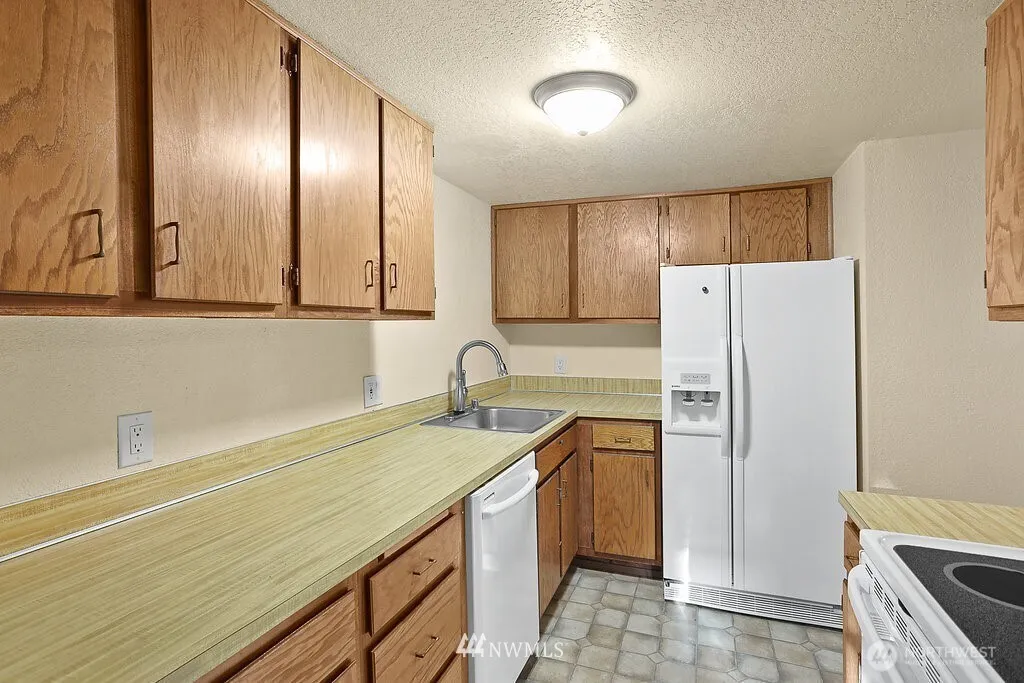 Property photo for 14331 124th Avenue Ne #c33, Kirkland photo 2