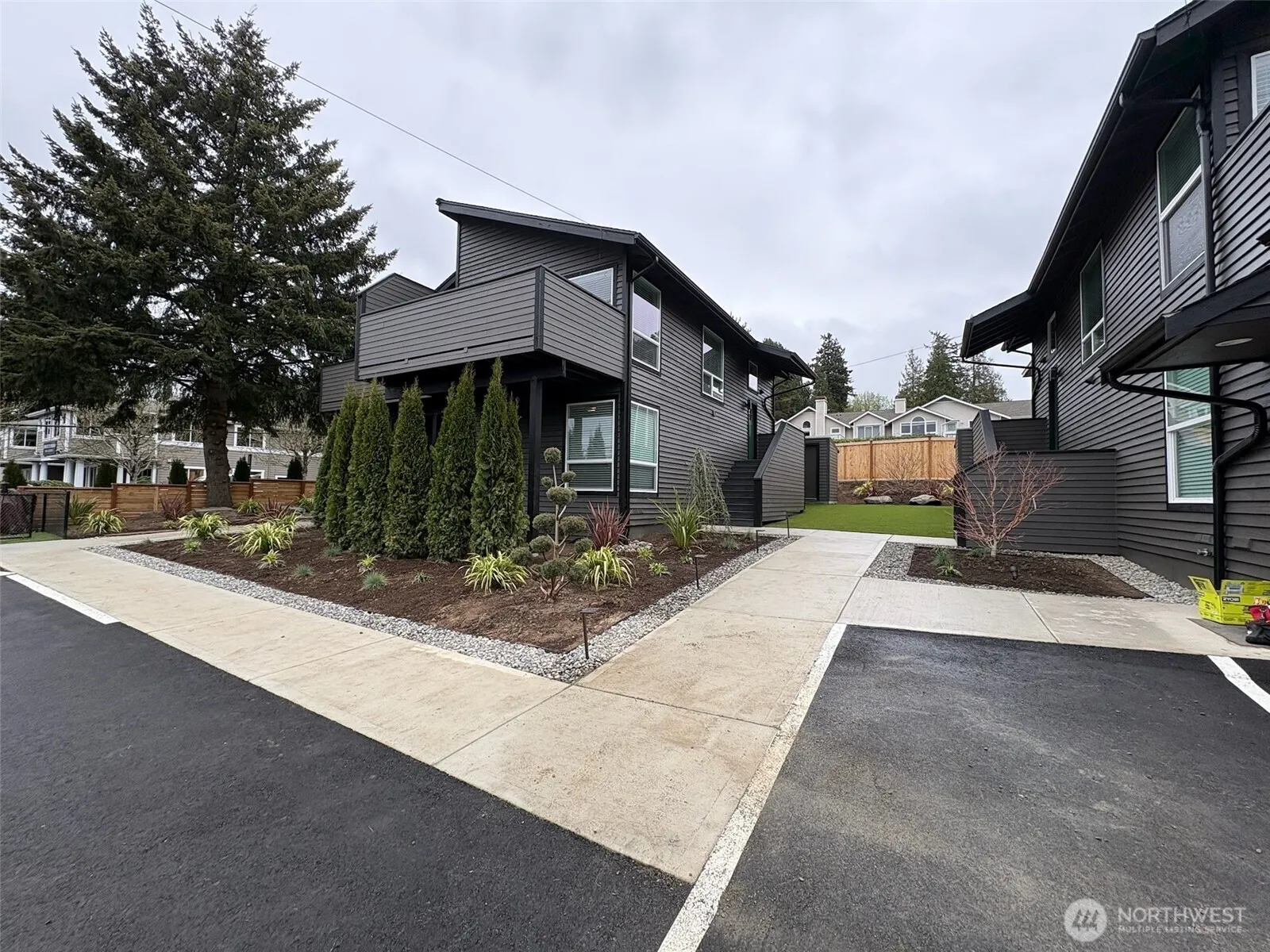 Property photo for 906 & 910 6th Street S, Kirkland photo 4