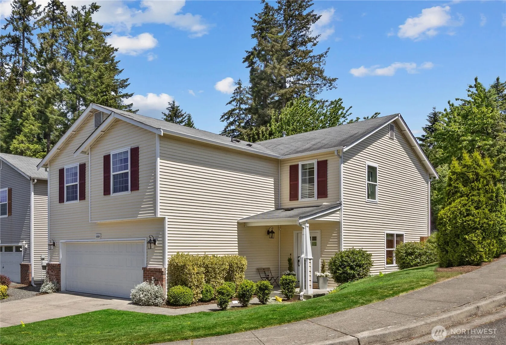 Property photo for 17529 14th Drive Se, Bothell photo 2