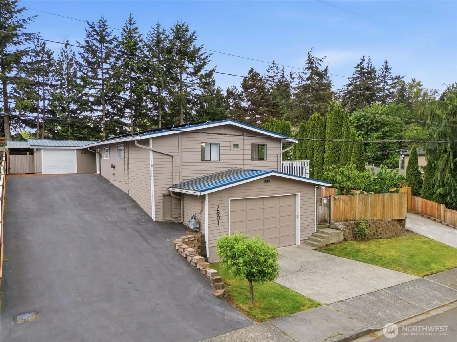 Property photo for 7801 Ne 133rd Place, Kirkland photo 3