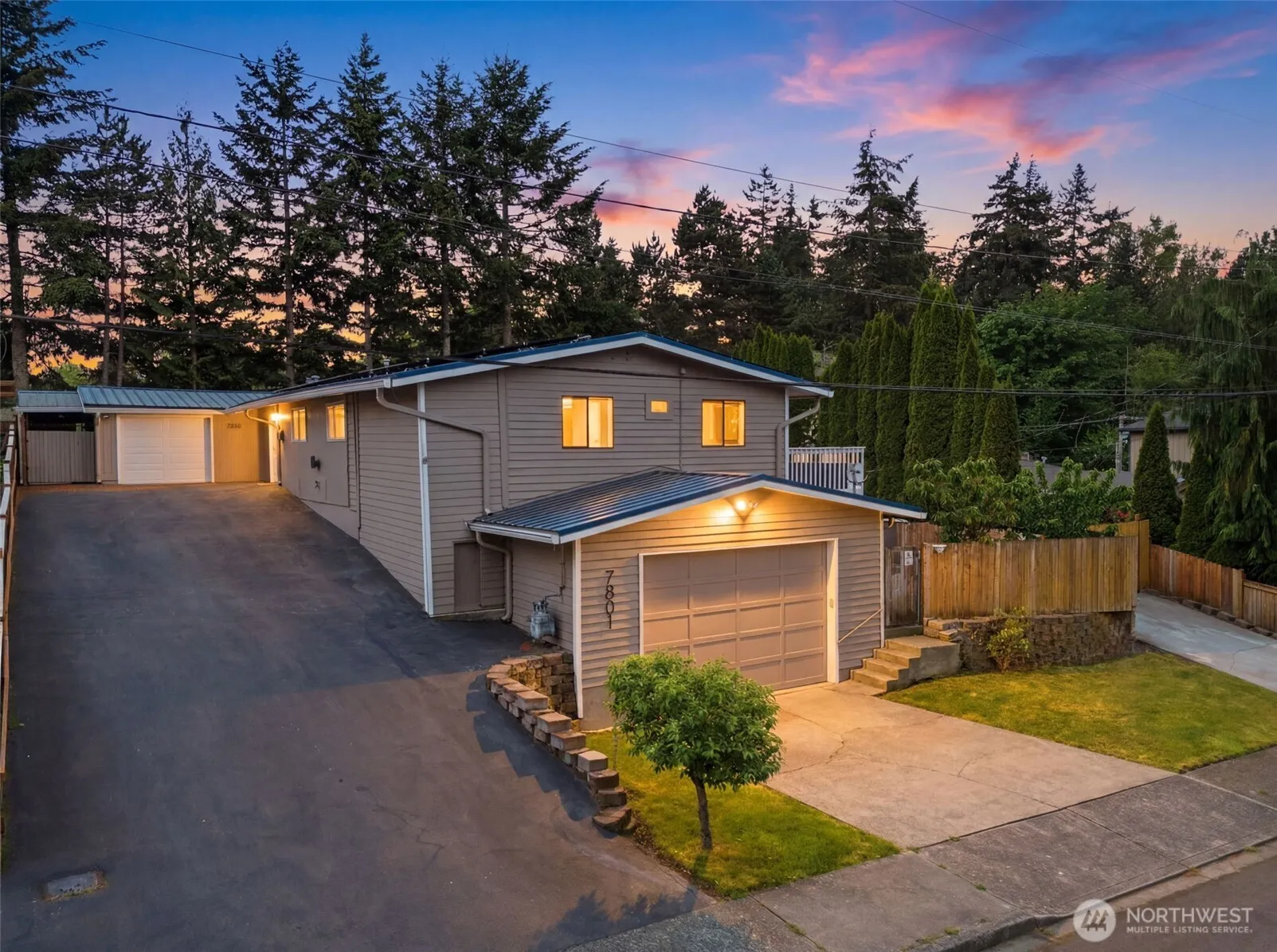 Property photo for 7801 Ne 133rd Place, Kirkland photo 2