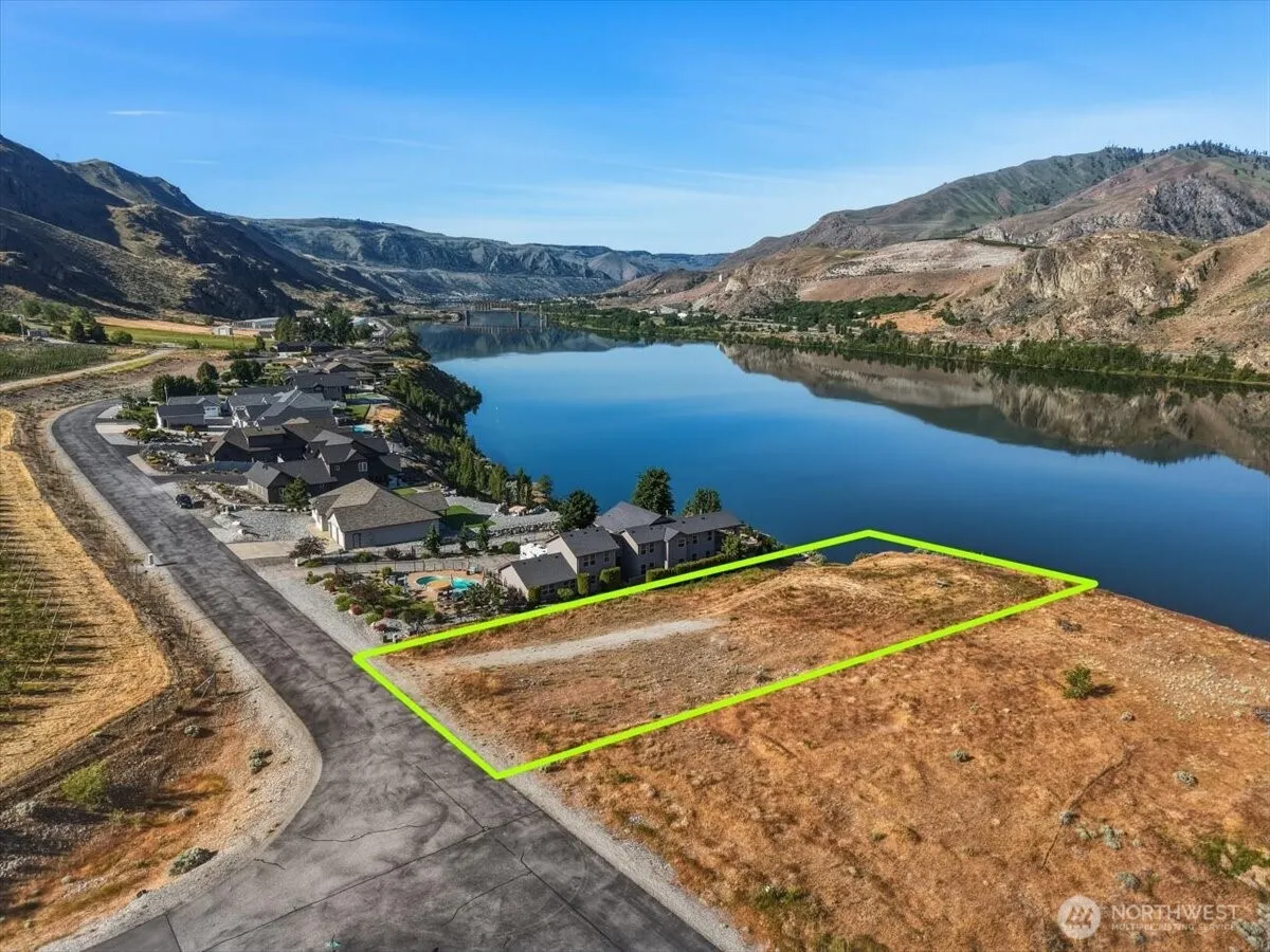 Property photo for 33 S Shore Drive, Orondo