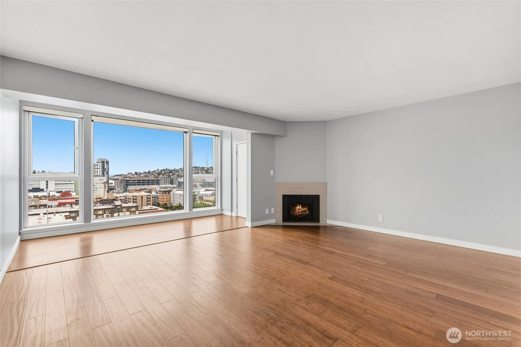 Property photo for 400 Melrose Avenue E #204, Seattle photo 3