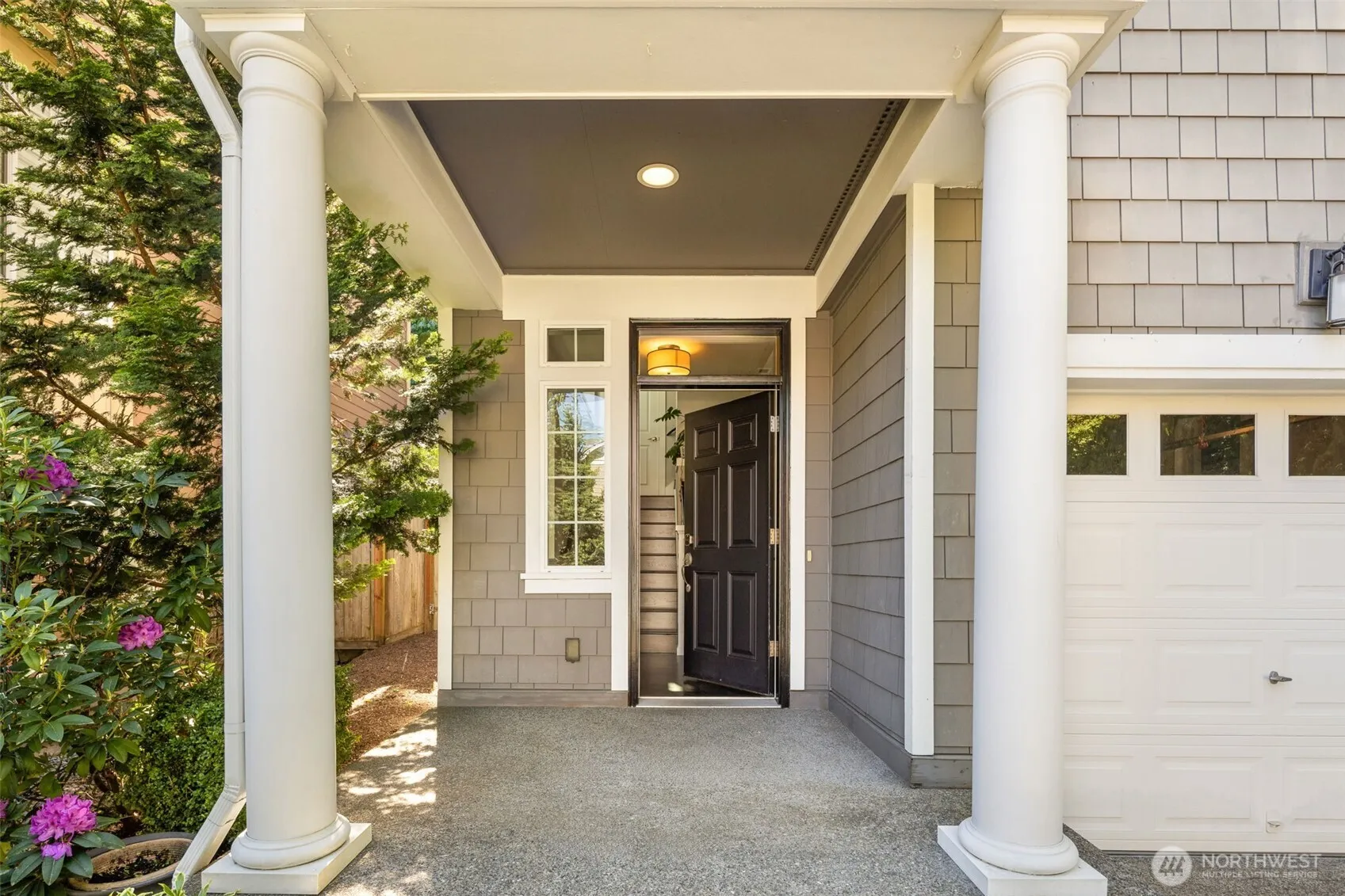 Property photo for 16159 Se 51st Place, Bellevue photo 2