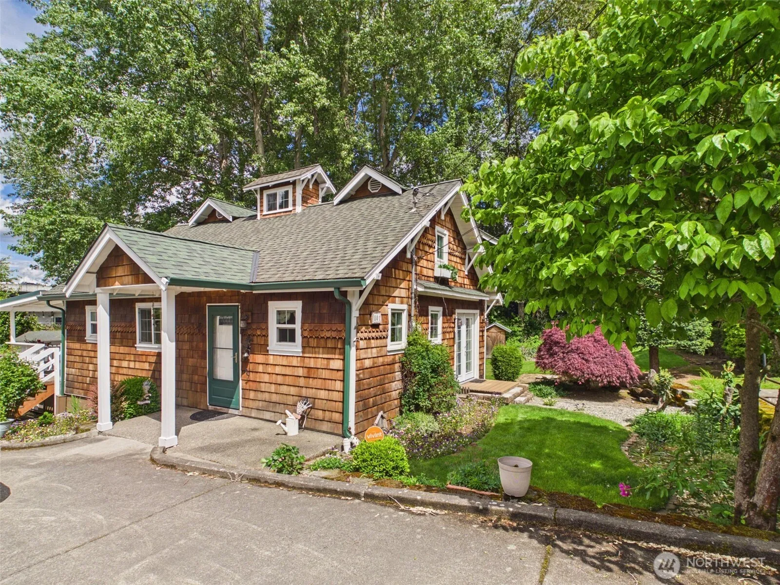 Property photo for 801 9th Avenue Nw, Puyallup