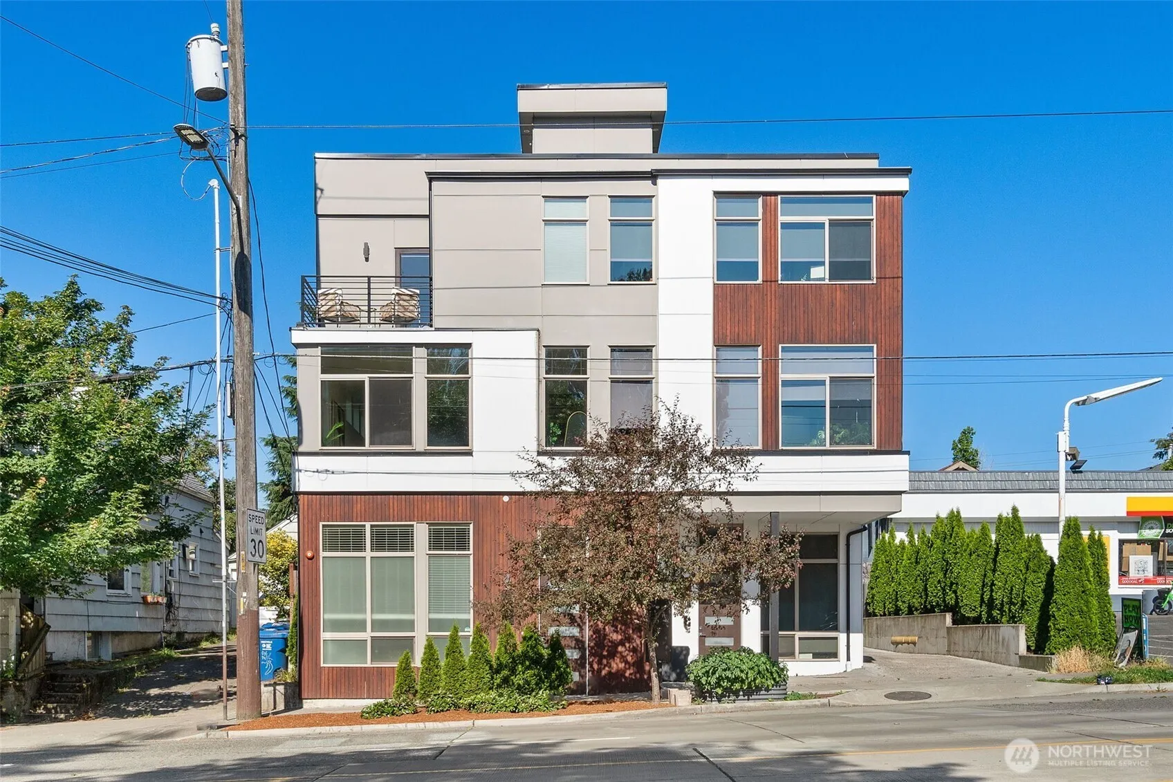 Property photo for 6747 15th Avenue Nw, Seattle photo 2