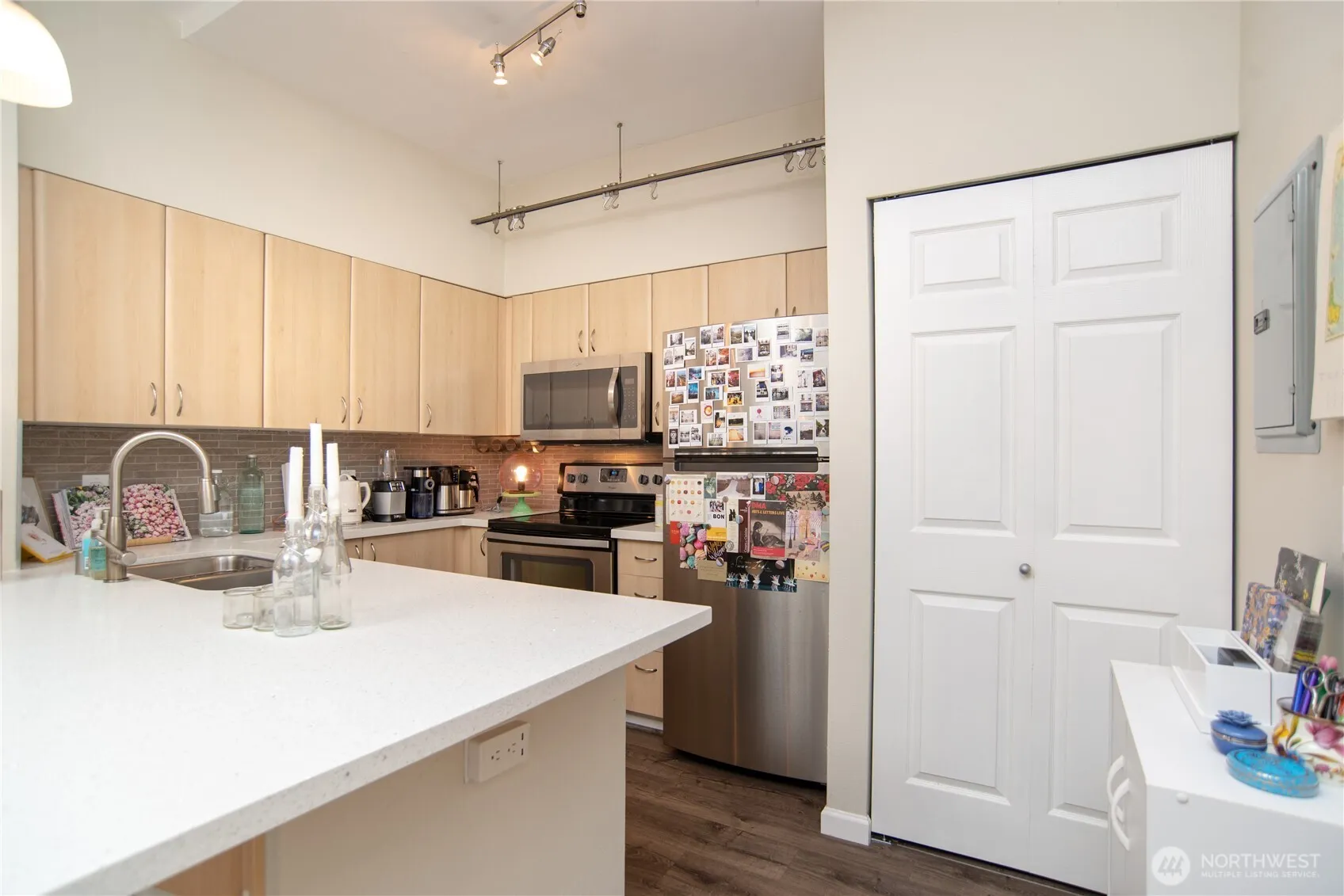 Property photo for 812 5 Avenue N #102, Seattle photo 5