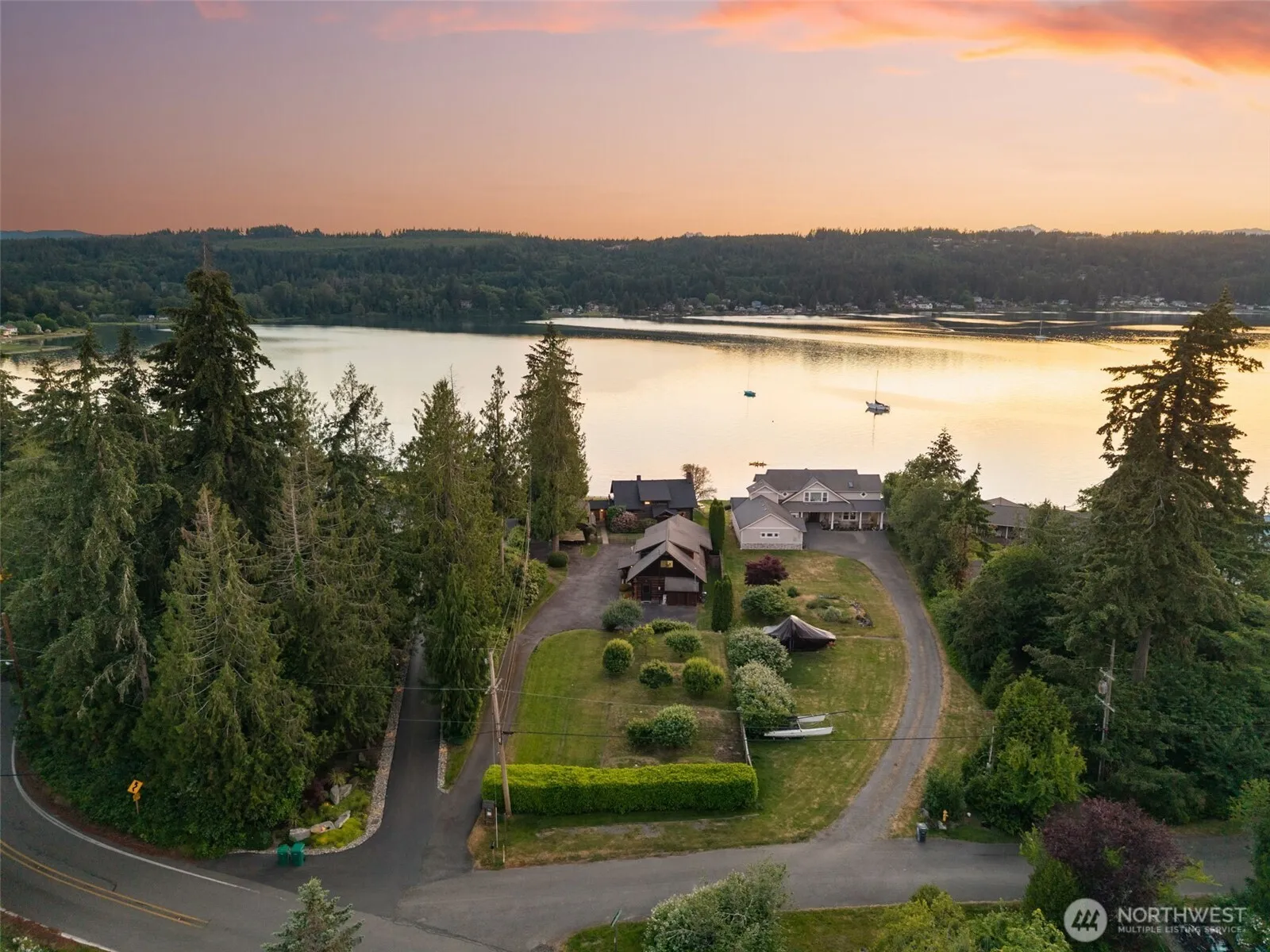 Property photo for 4617 Erlands Point Road Nw, Bremerton photo 3