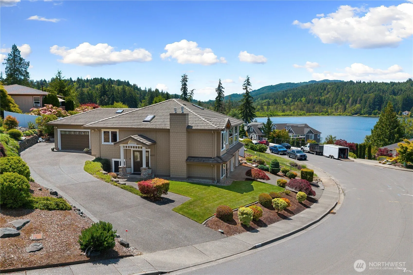 Property photo for 6027 Osprey Circle, Bremerton photo 2